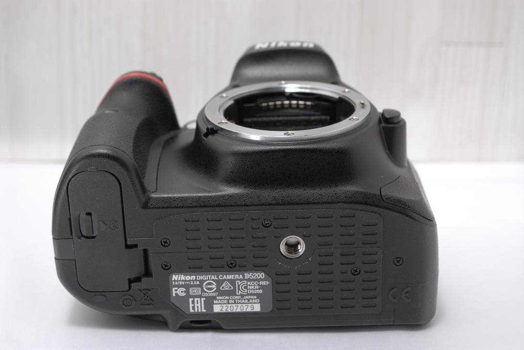 Ruracha 様　Nikon D5200 ダブルズームキット バリアングル液晶