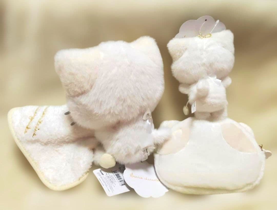 マシュマロみたいなふわふわにゃんこ　ぬいぐるみ　マスコットチャーム　ポーチ　３点