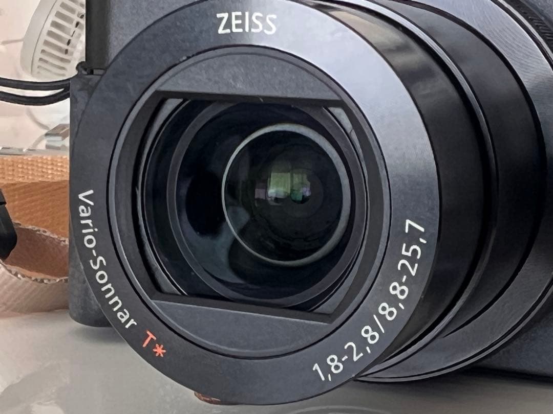 【海外版】SONY RX100M5 コンパクトデジタルカメラ ZEISSレンズ