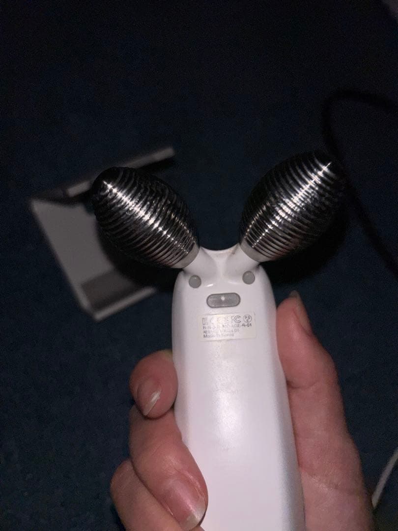 メディキューブ　AGE-R EMSダーマショット小顔美顔器 MEDICIBE