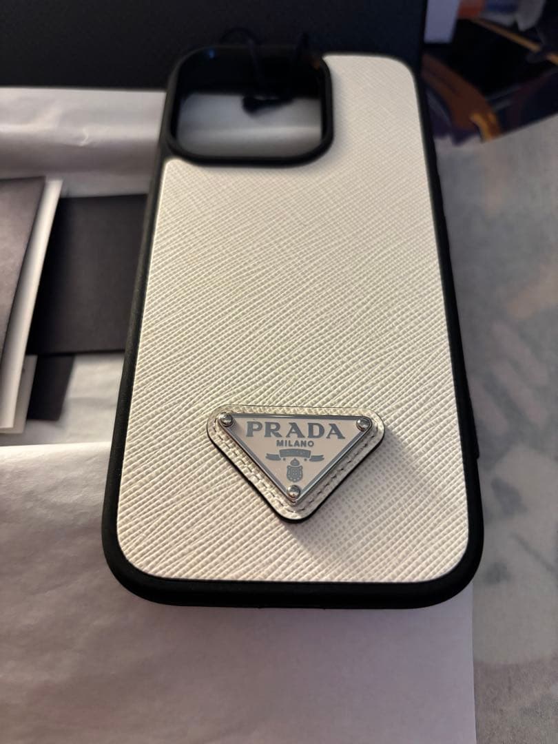 正規品PRADAiPhone 16 Pro 箱付き