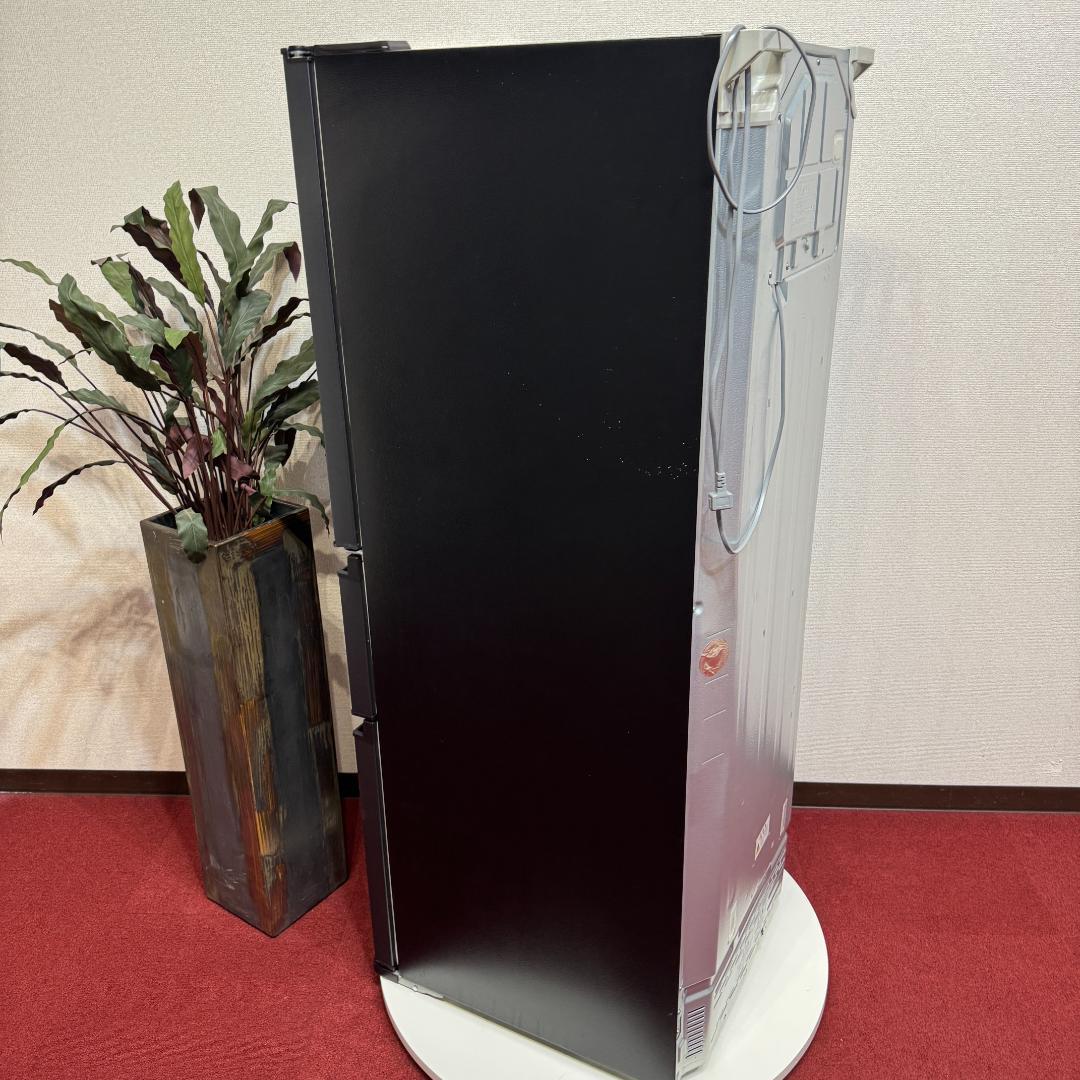 東京23区送料無料　美品東芝3ドア冷蔵庫2023年製　326L　GR-U33SC