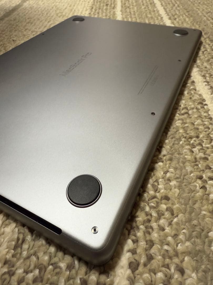 ほぼ未使用 MacBook Pro M1 PRO 16GB 512GB 1010