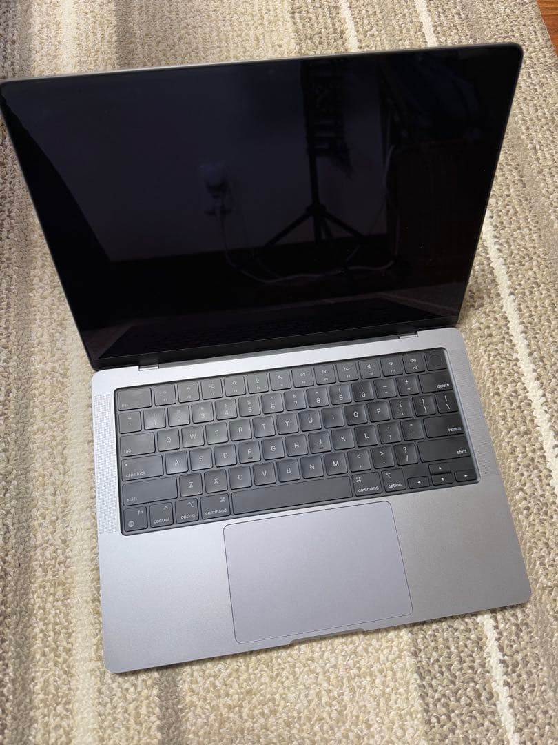 ほぼ未使用 MacBook Pro M1 PRO 16GB 512GB 1010