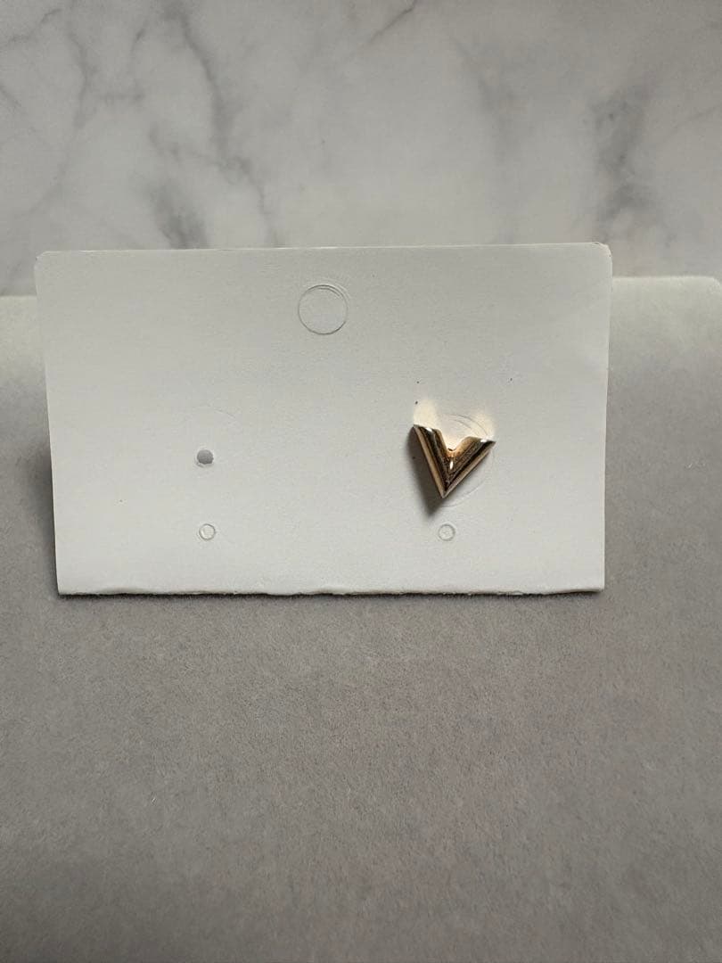 ルイヴィトン エッセンシャルV 片耳のみ