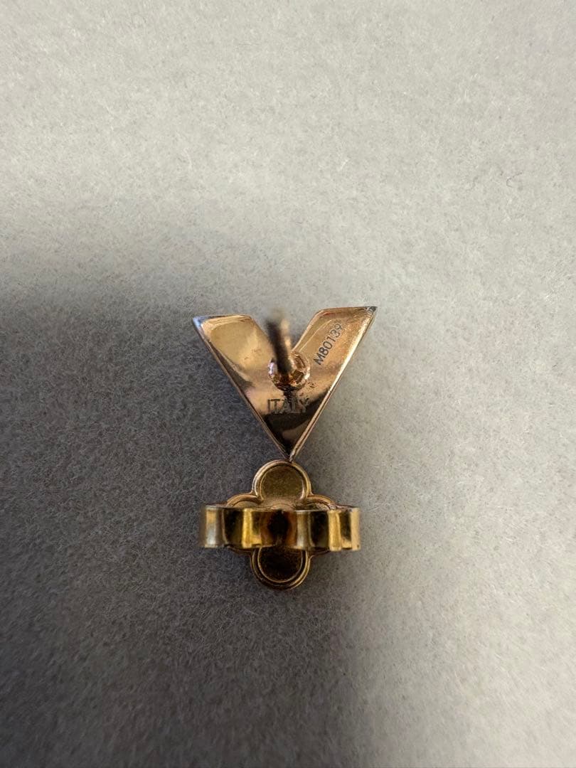 ルイヴィトン エッセンシャルV 片耳のみ