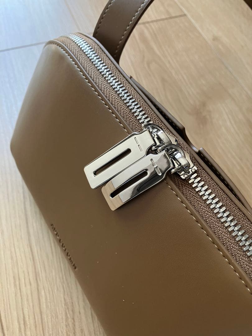 ADD CULUMN/ アドカラム　FIGREボディバッグ