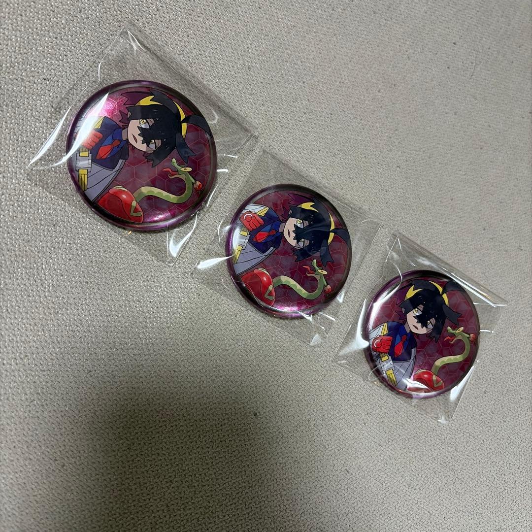 ピンズ・ピンバッジ・缶バッジ y