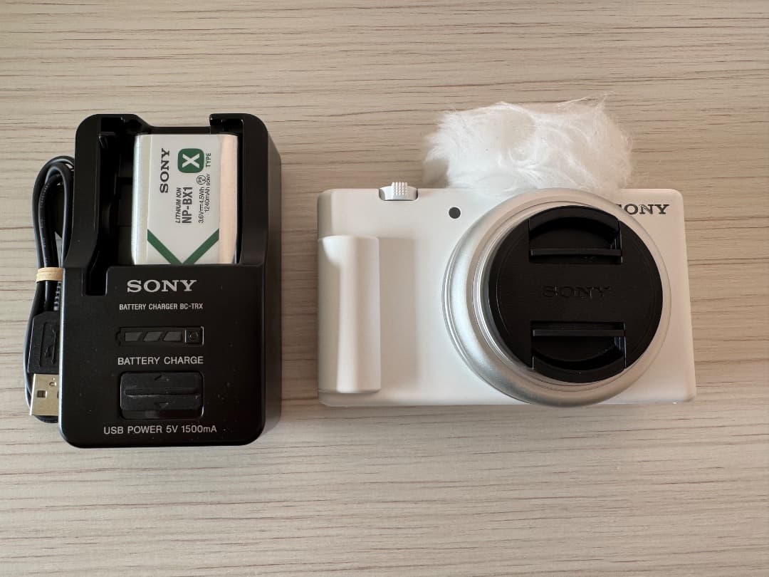 最終値下げ【美品】SONY　ZV-1F W　バッテリーチャージャー付き Vlog