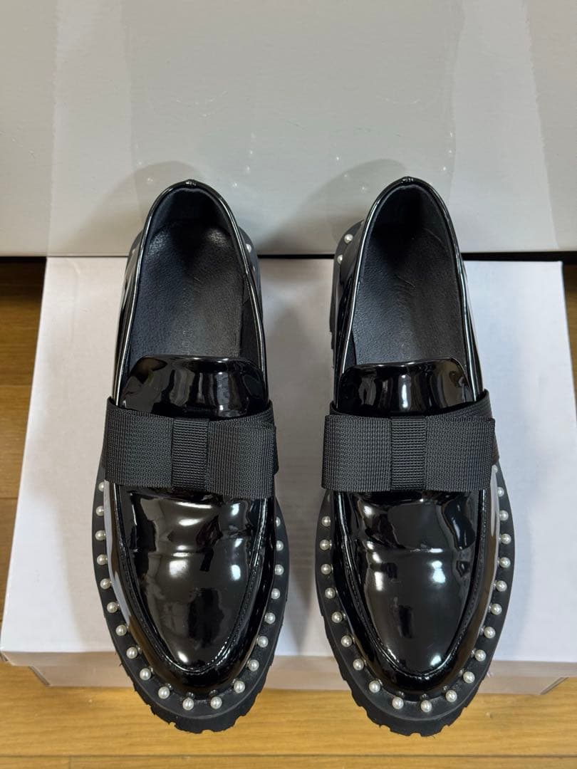 美品　アキロン×Donobanコラボ パールリボンローファー　S