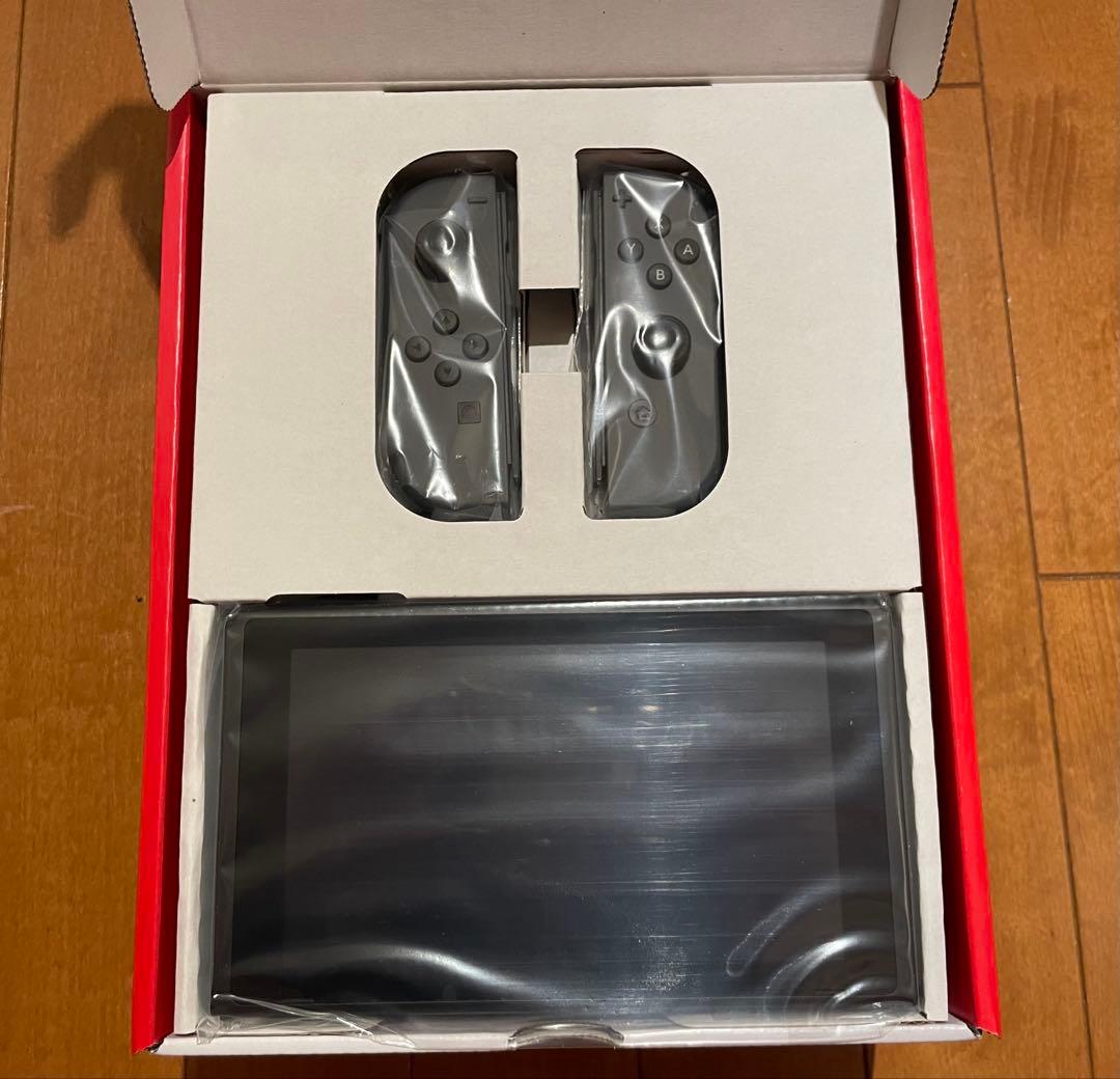 新品未使用　Nintendo Switch グレー 本体
