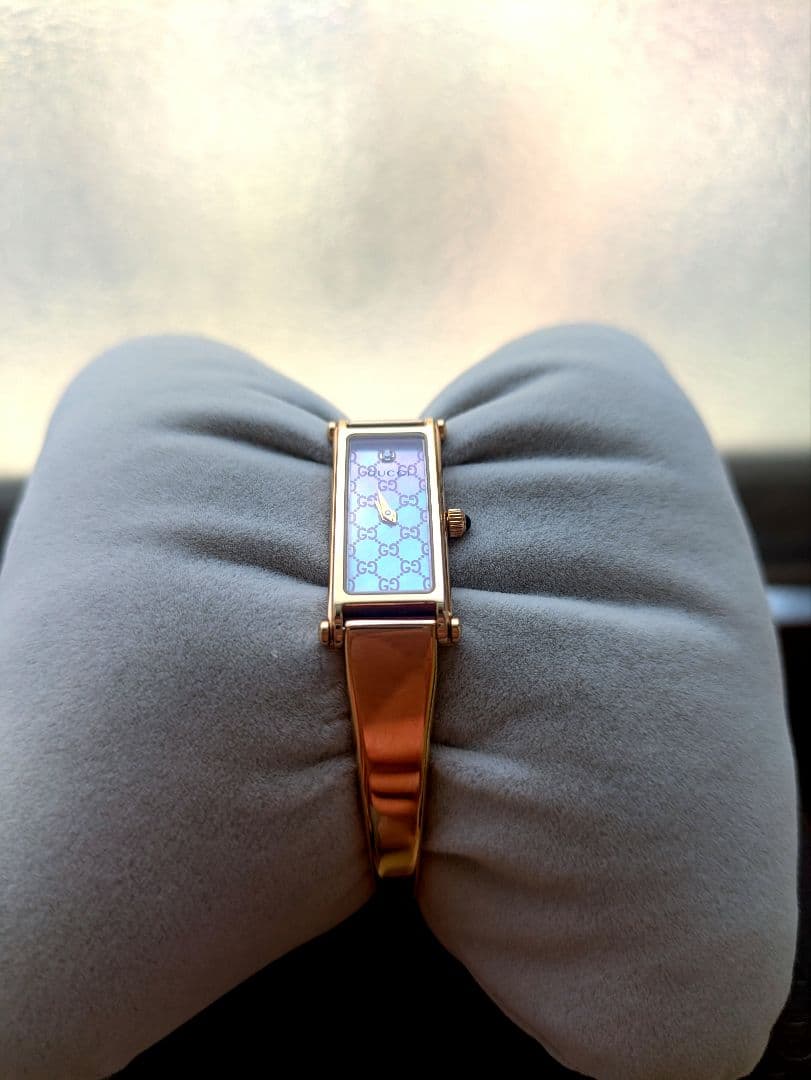 GUCCI ピンク文字盤 ゴールド