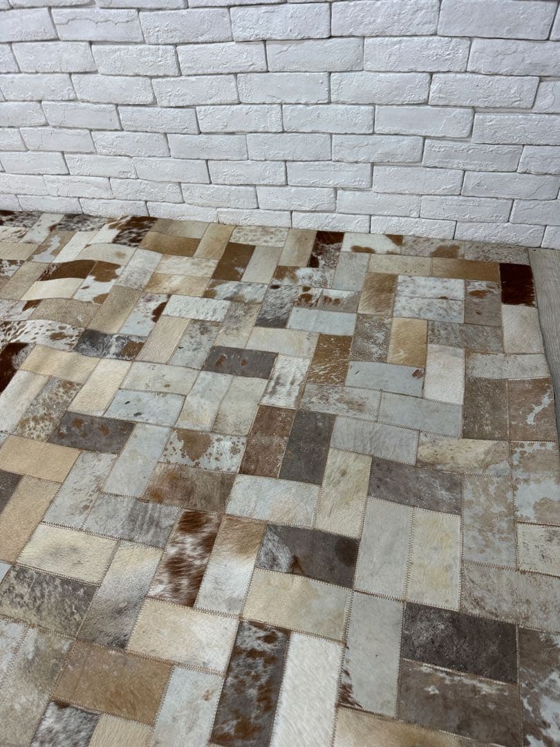 【東京都内23区配送無料】定価8万円　牛革　ラグ　カーペット　パッチワーク　絨毯