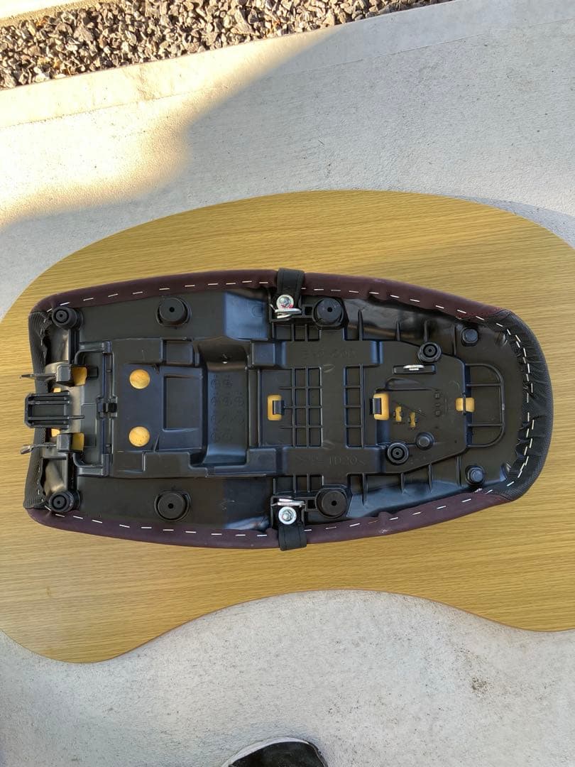 YAMAHA XSR900 純正シート