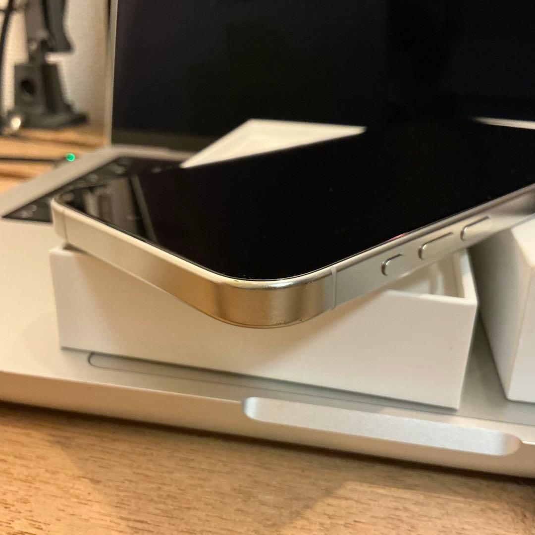 Apple iPhone 15promax ホワイト