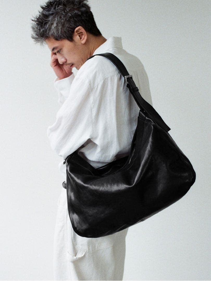 モ*ネ様 Llife POLISHED COW LEATHER NEWSPAPE