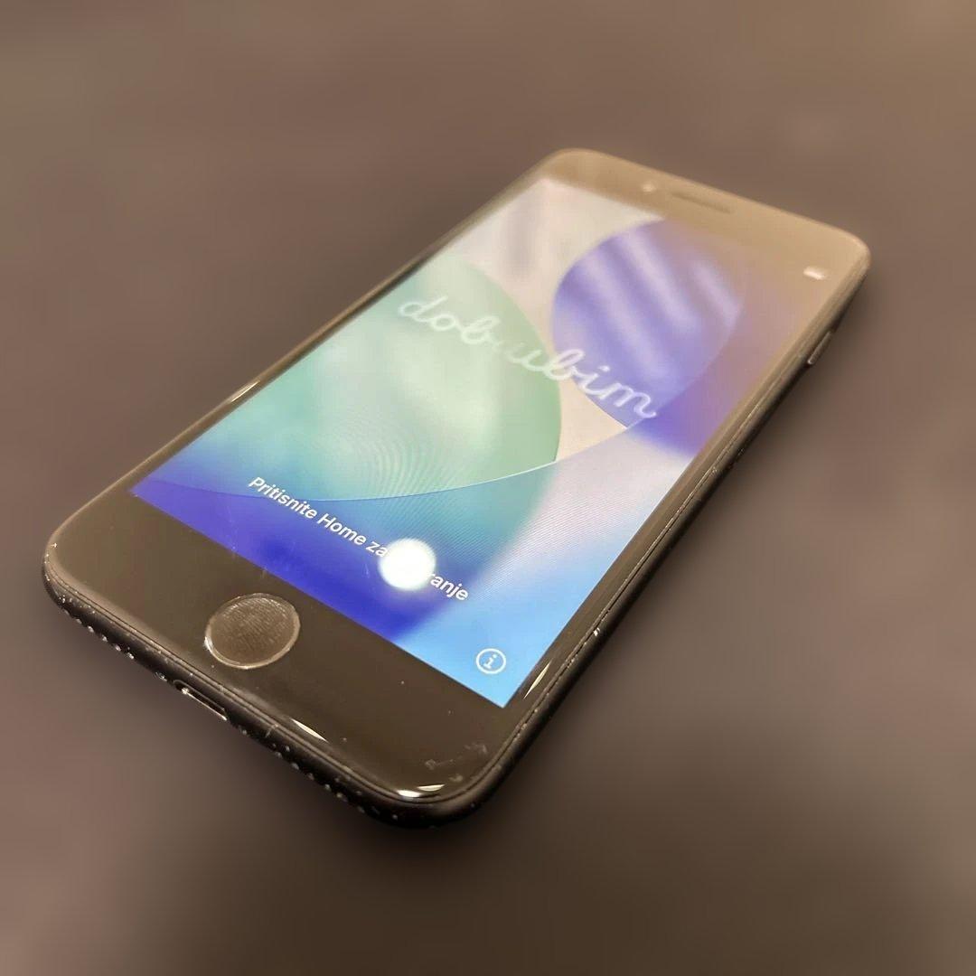 iPhoneSE2 128GB ブラック 中古