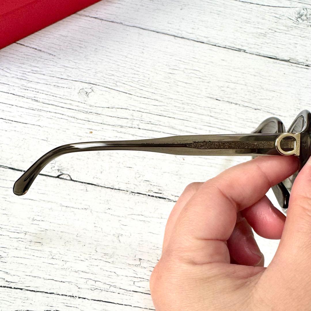 【新品】FERRAGAMO フェラガモ サングラス オーバル型 ブラウン