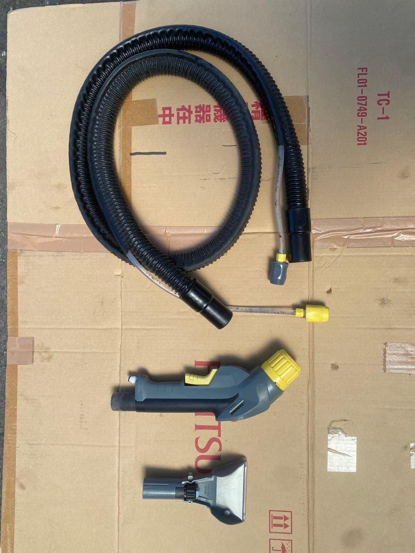 【ジャンク】ケルヒャー 業務用カーペットリンスクリーナー PUZZI 8/1C