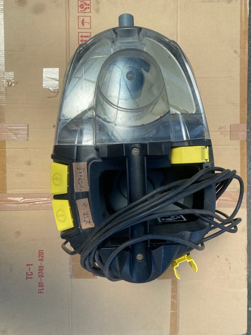 【ジャンク】ケルヒャー 業務用カーペットリンスクリーナー PUZZI 8/1C