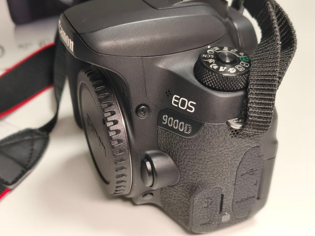 Canon EOS 9000D バッテリー付き