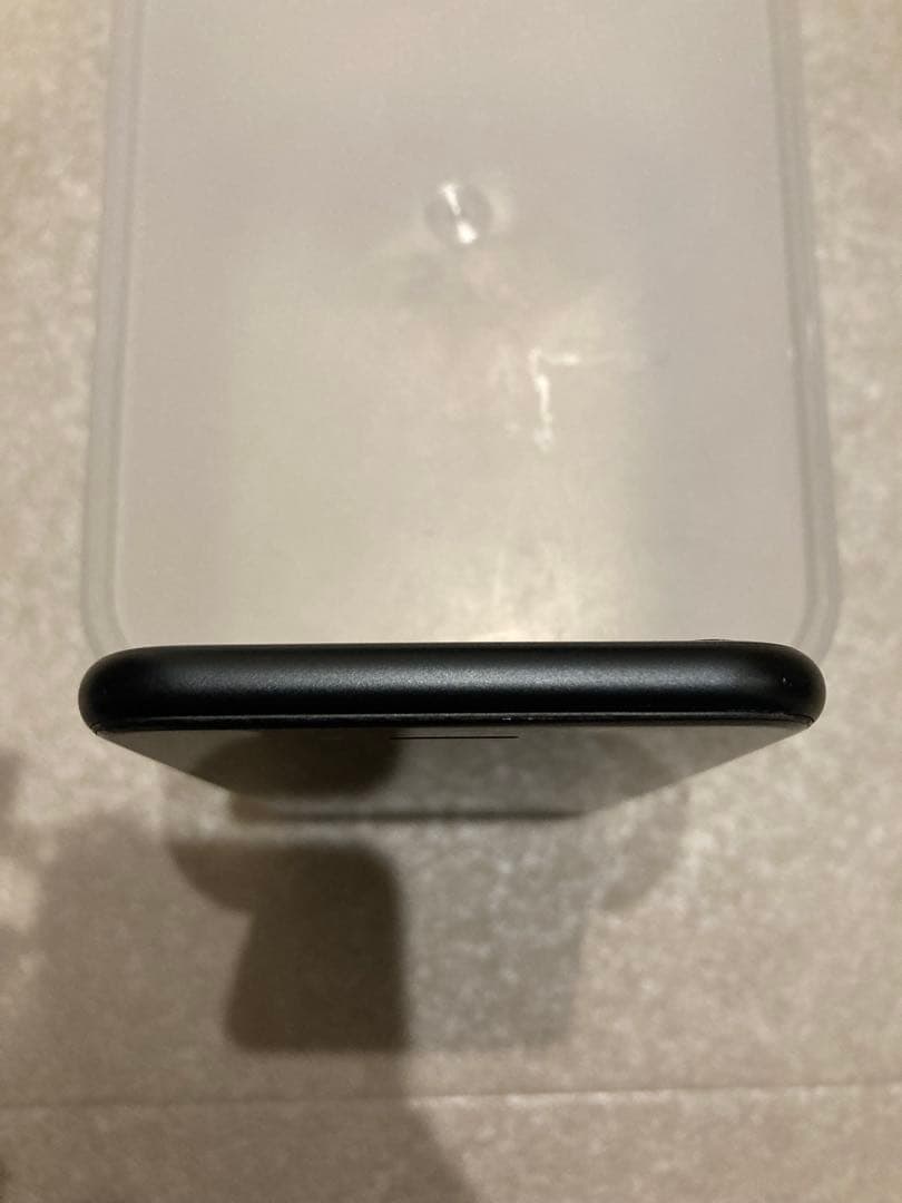 Apple iPhone SE 2 64GB ブラック 本体 simロックなし