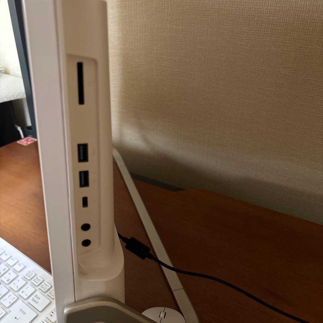 富士通　ESPRIMO FMVF52C2C 23.8型ワイド　一体型