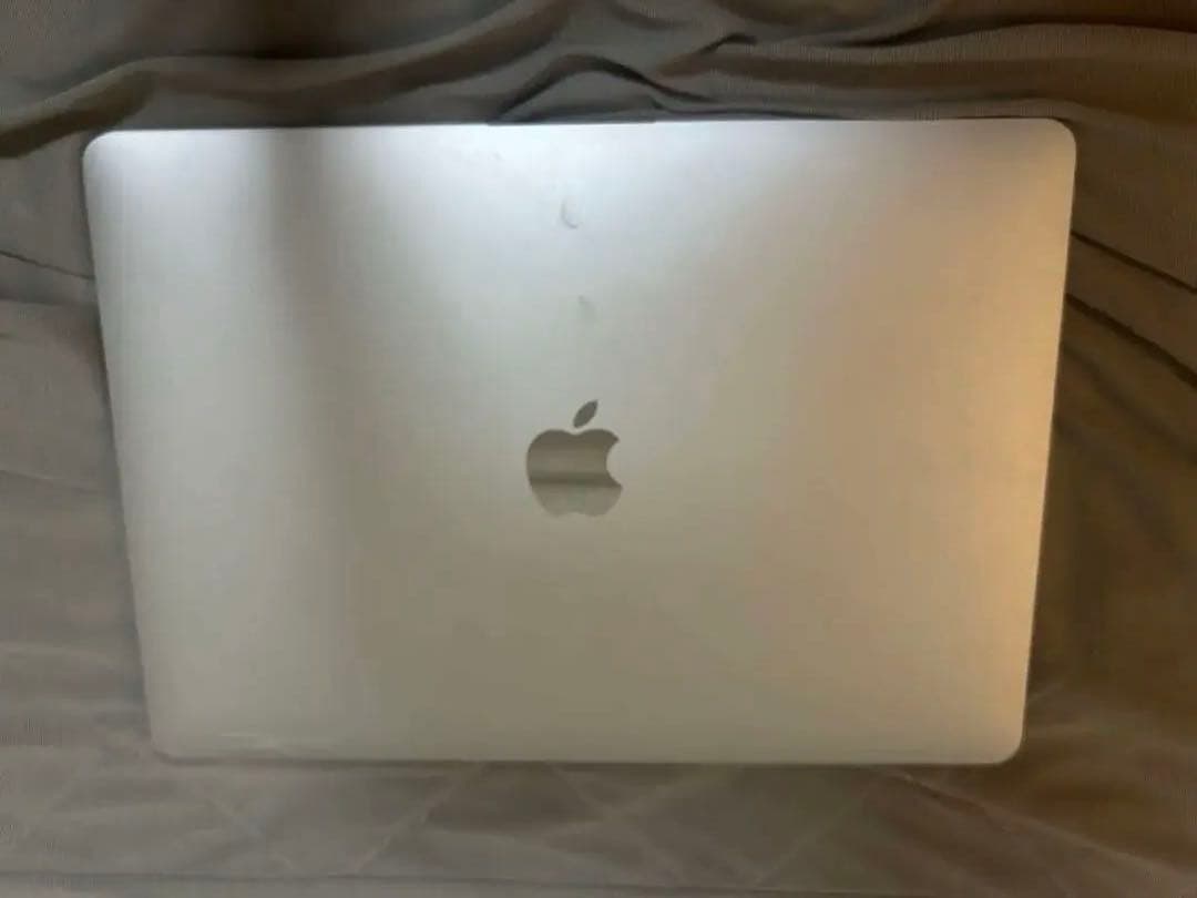 MacBook Air 2020 13インチ i3 8GB 256GB シルバー