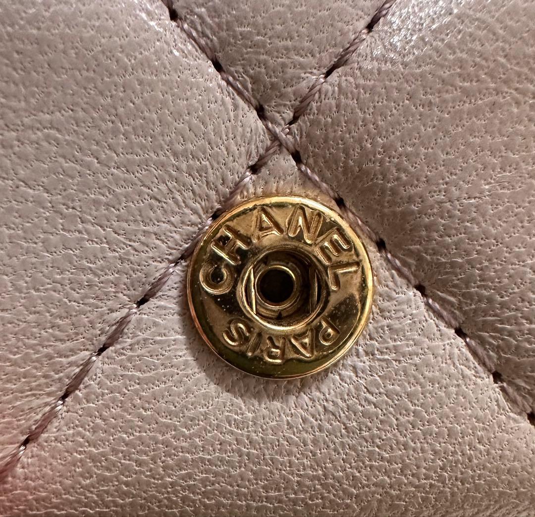 CHANEL ラムスキン　三つ折り財布