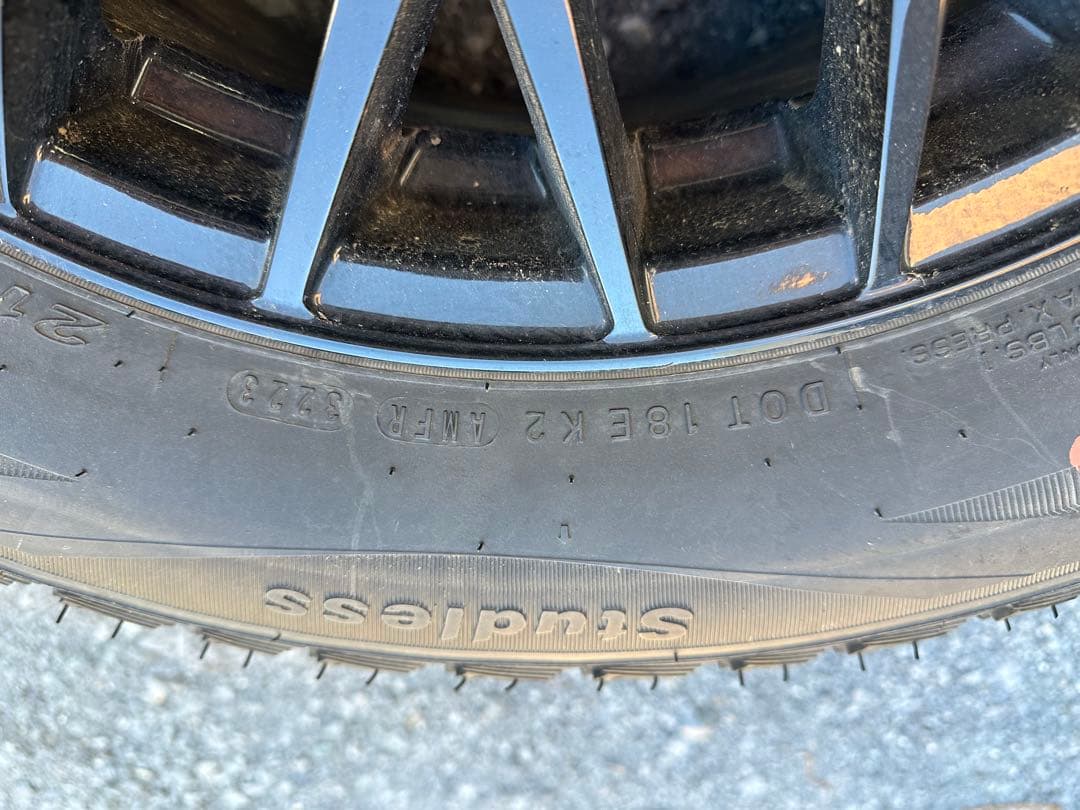 ヴェゼル 215/65R16 スタッドレスタイヤ・ホイールセット