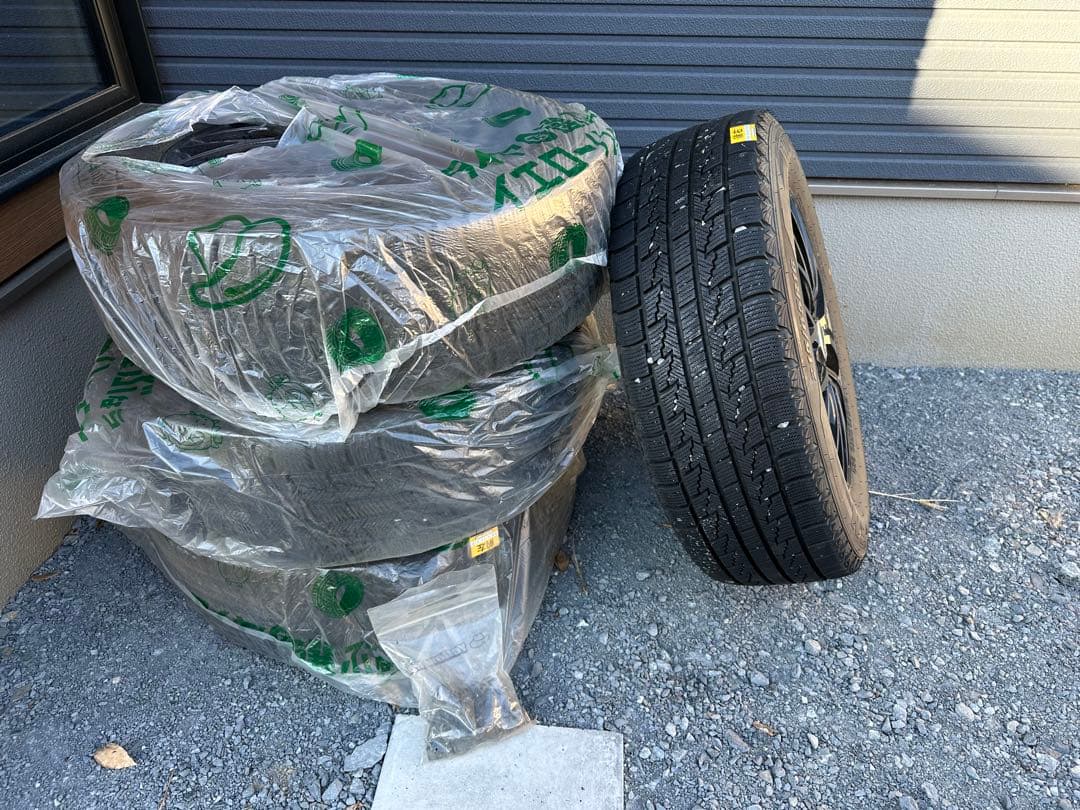 ヴェゼル 215/65R16 スタッドレスタイヤ・ホイールセット