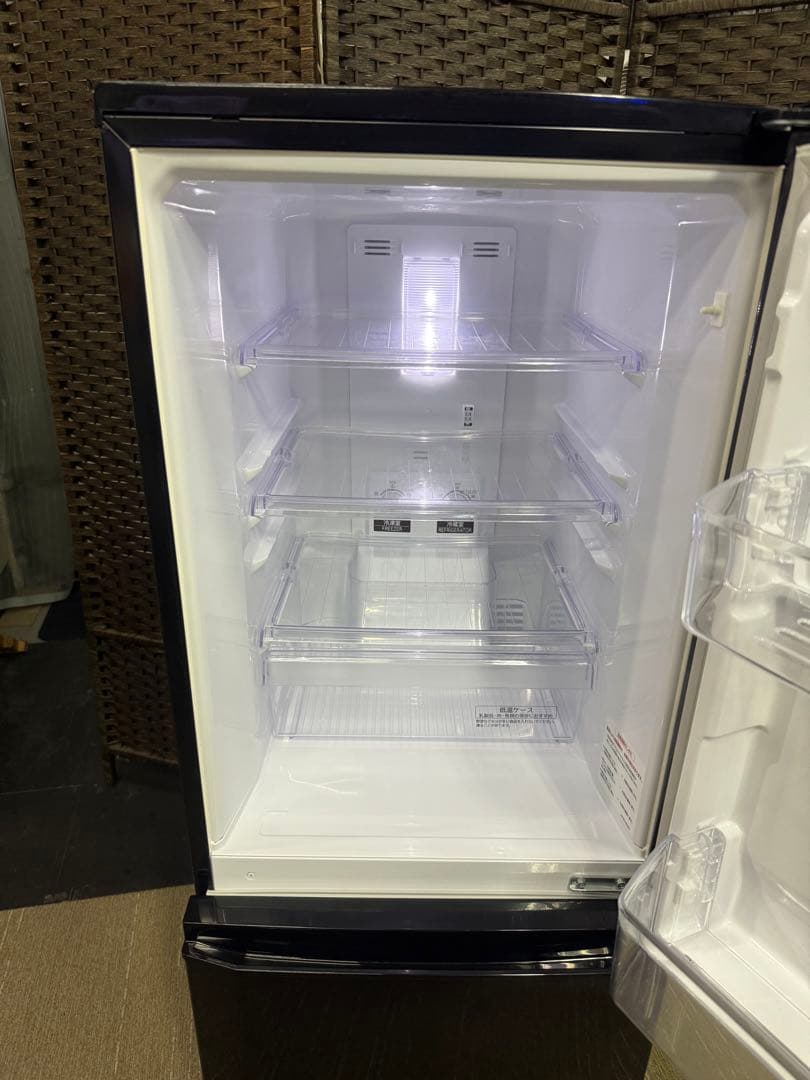 【洗浄消毒作業済】三菱　146L 冷凍冷蔵庫　MR-P15Z-B1