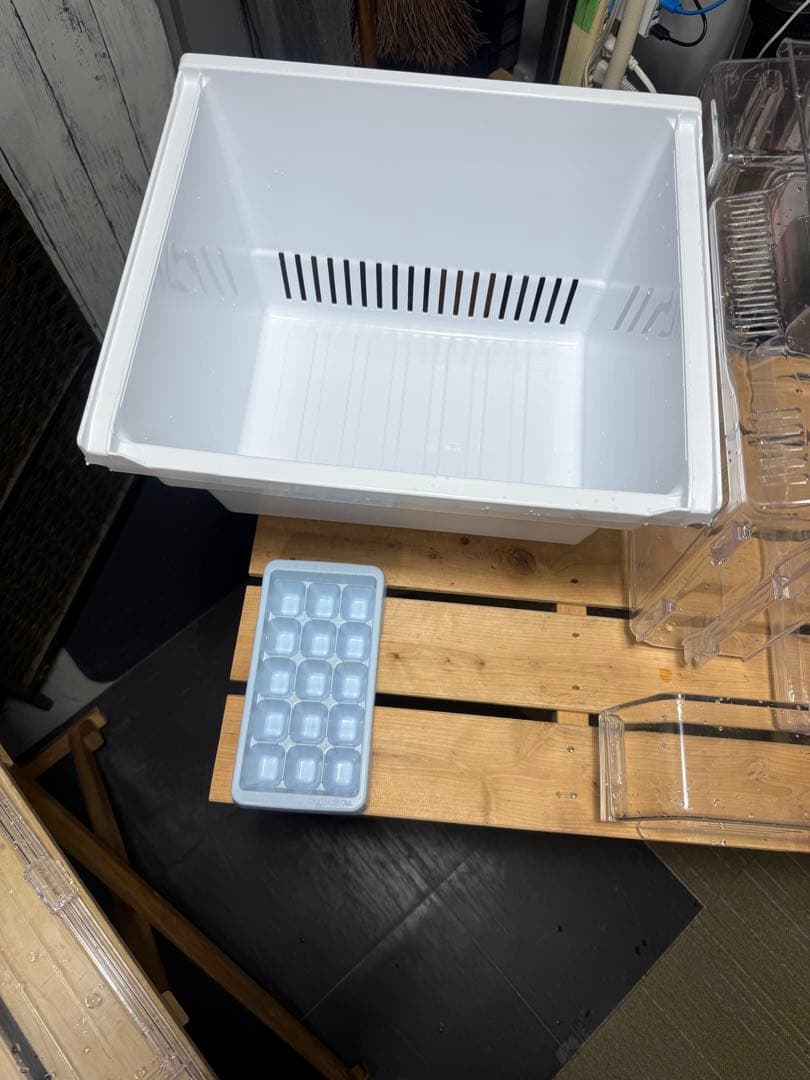 【洗浄消毒作業済】三菱　146L 冷凍冷蔵庫　MR-P15Z-B1