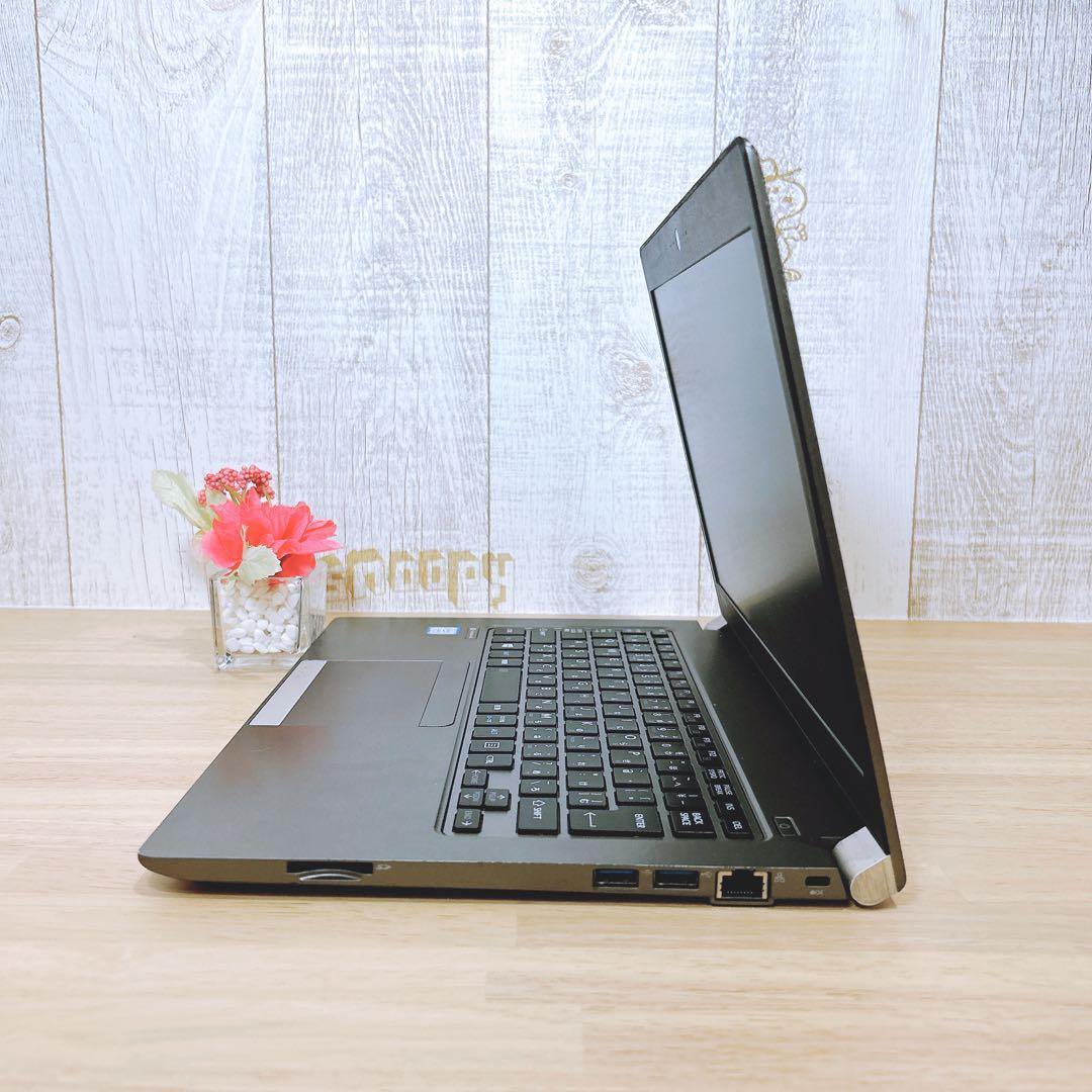 136 美品 ノートパソコン カメラ付き Windows11 東芝 設定済み