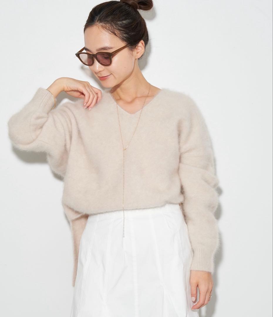 【新品未使用】Fur Vスリットプルオーバー　プラージュ