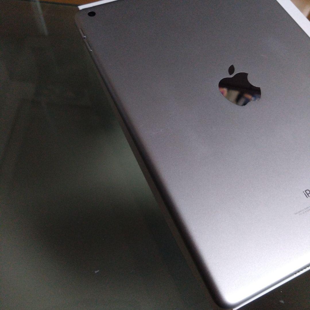 Apple iPad 第5世代　ホワイト 本体