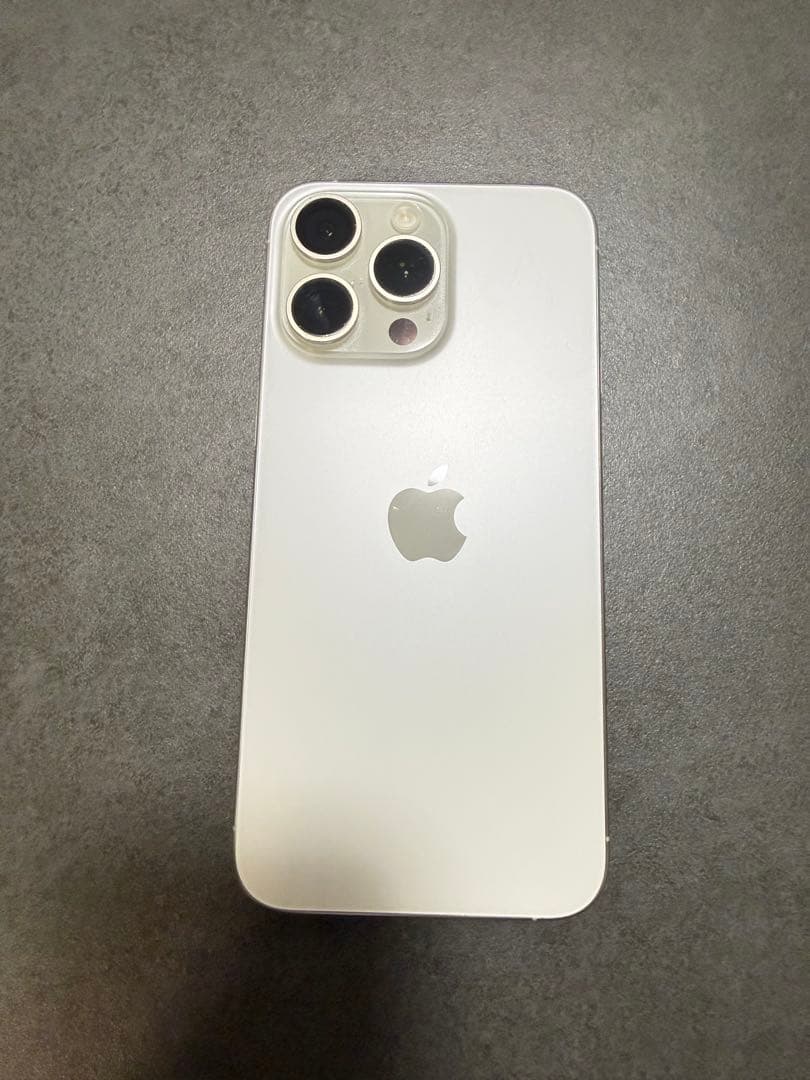 Apple iPhone 15Pro Maxホワイト　256GB本体