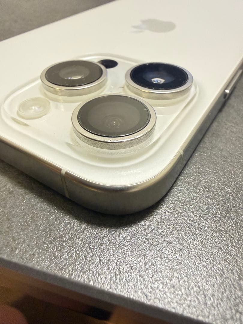 Apple iPhone 15Pro Maxホワイト　256GB本体