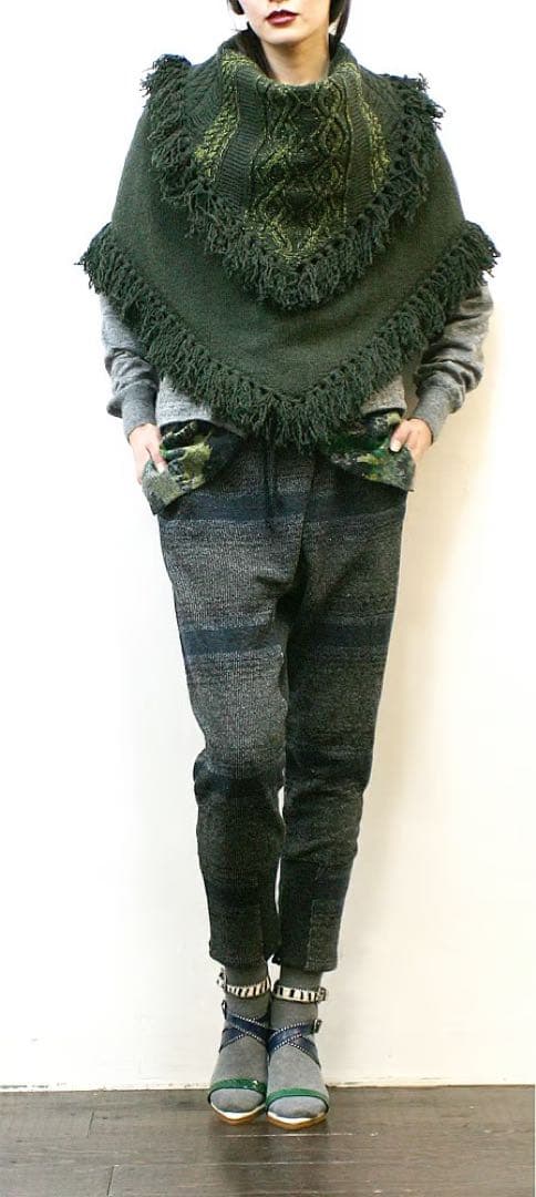 TOGAPULLAトーガプルラ フリンジスヌード ネックウォーマー GR