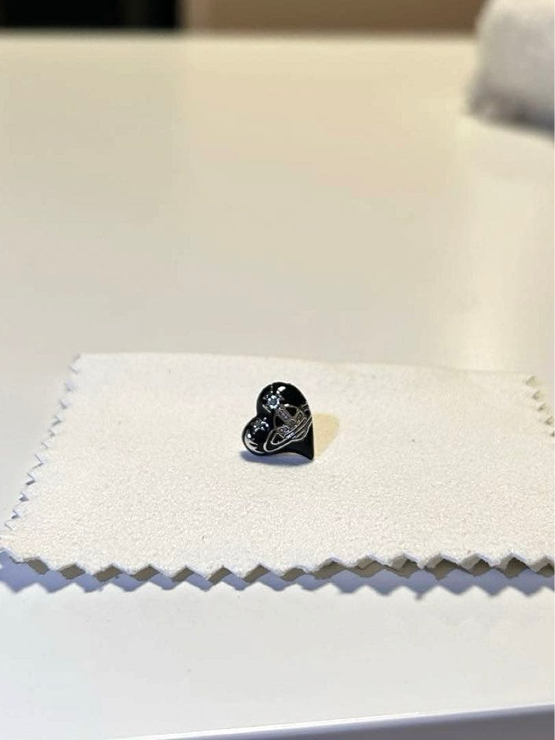 【Kankuページ】Vivienne Westwood ピアス(片耳のみ）