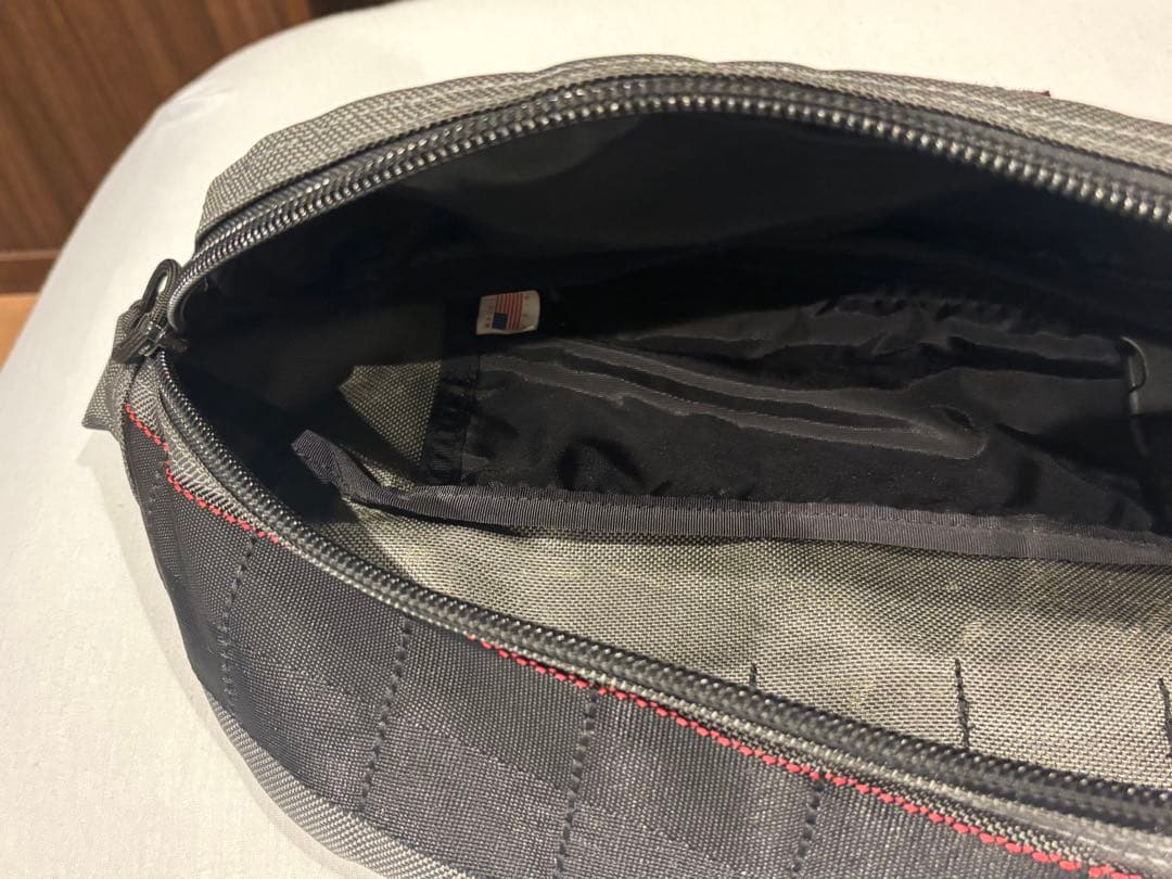 【美品】BRIEFING MASTER POD（グレー）ブリーフィング