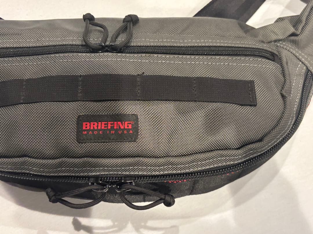 【美品】BRIEFING MASTER POD（グレー）ブリーフィング