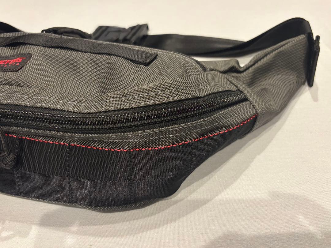 【美品】BRIEFING MASTER POD（グレー）ブリーフィング