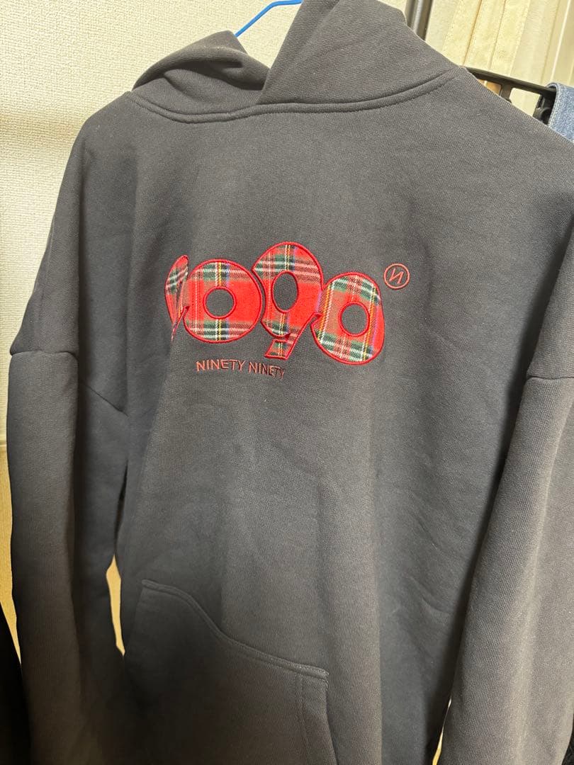 9090 パーカー