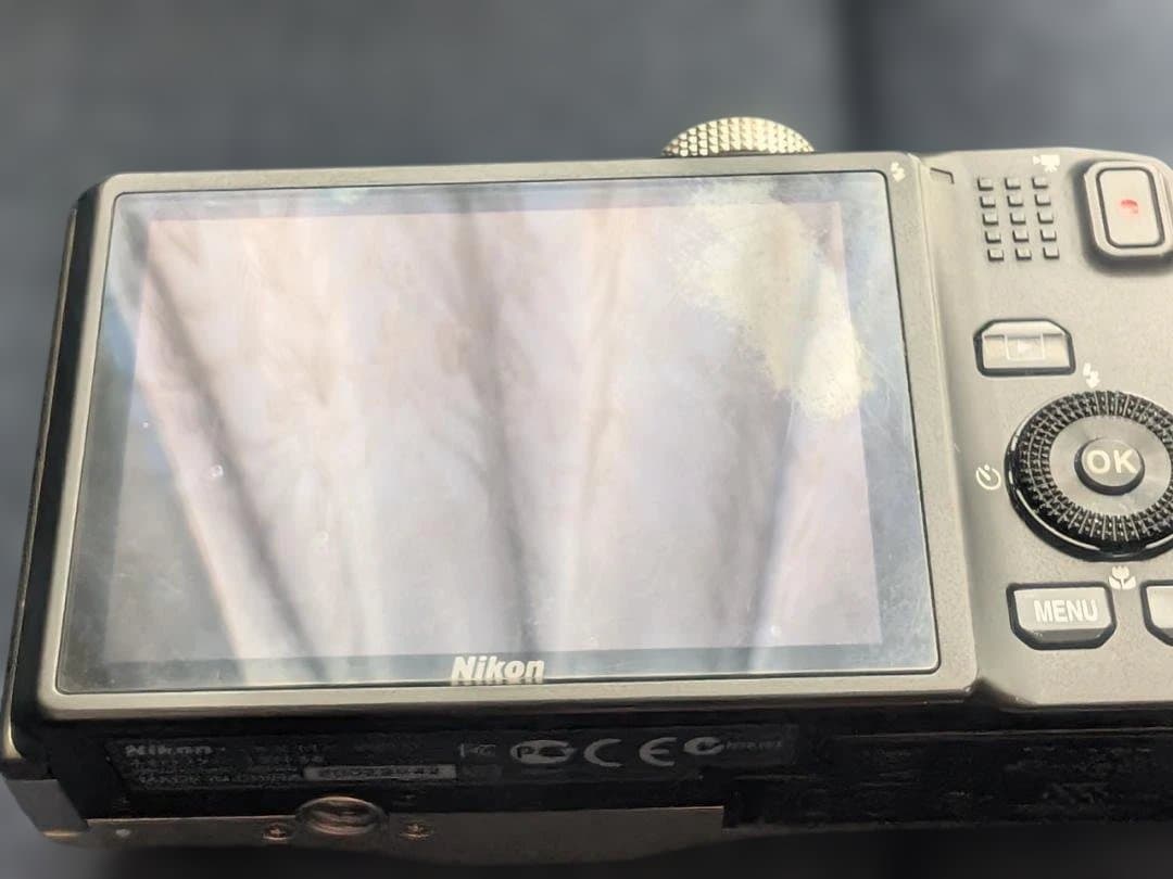 Nikon COOLPIX S8200 シルバー 元箱　予備バッテリー付属品付き