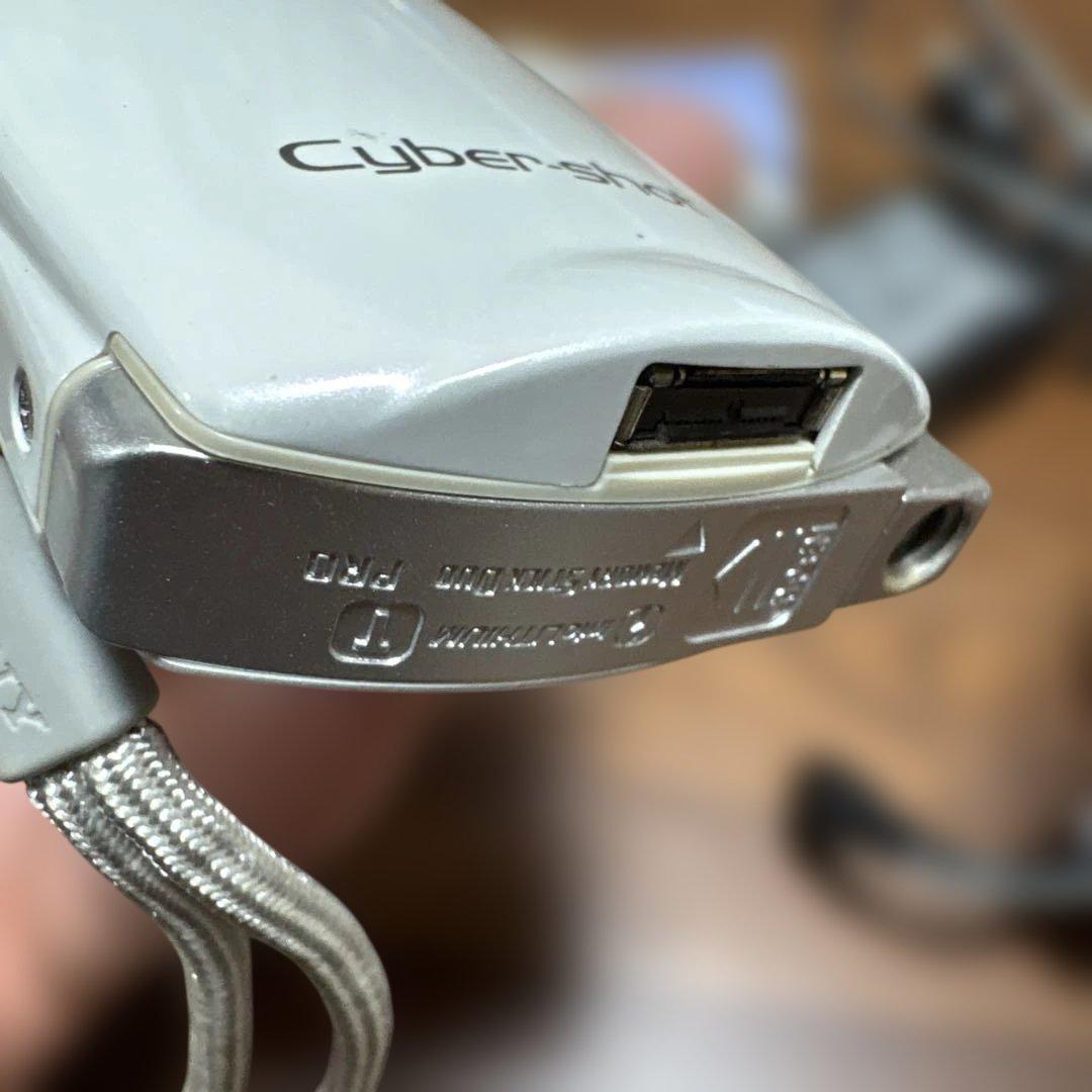 J*3様 美品　SONY サイバーショット DSC-M2 動作確認済