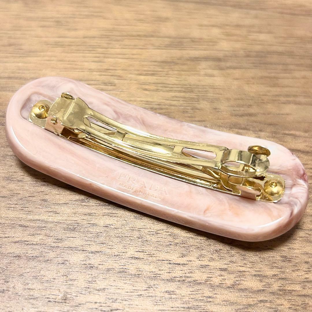 PRADA ピンク ヘアクリップ