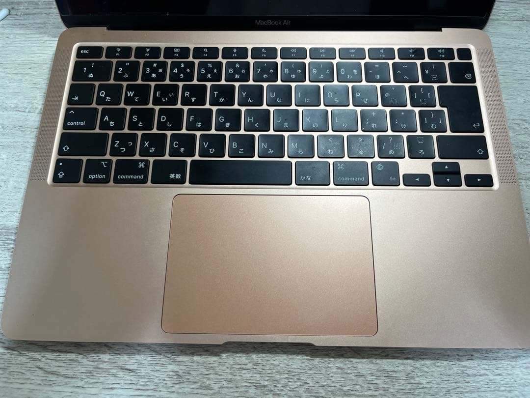 Apple MacBook Air M1, 2020 本体