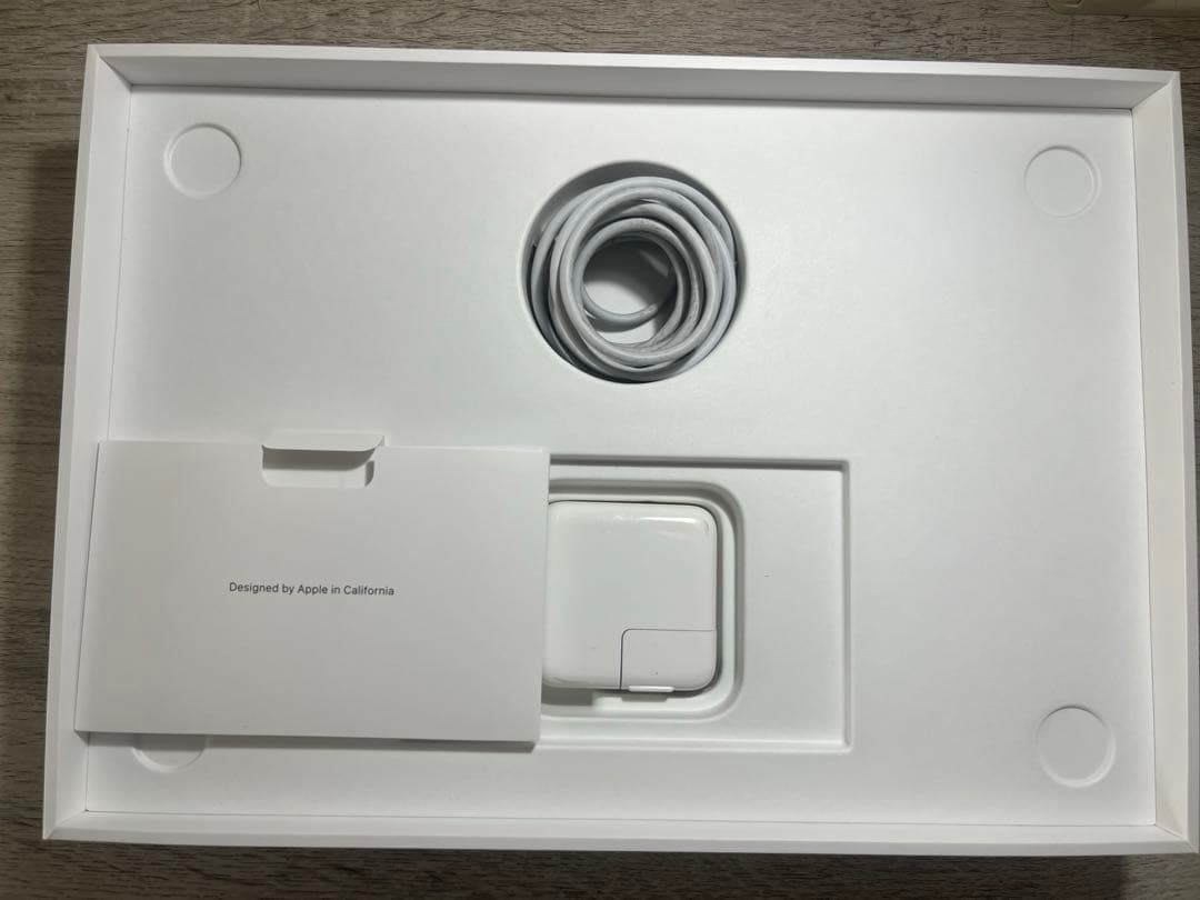 Apple MacBook Air M1, 2020 本体