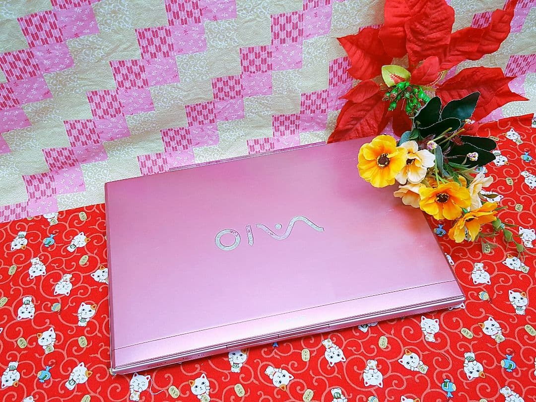 ピンク色小型ノート/カメラ/最新Win10搭載！DVD焼き/その他ソフト多数